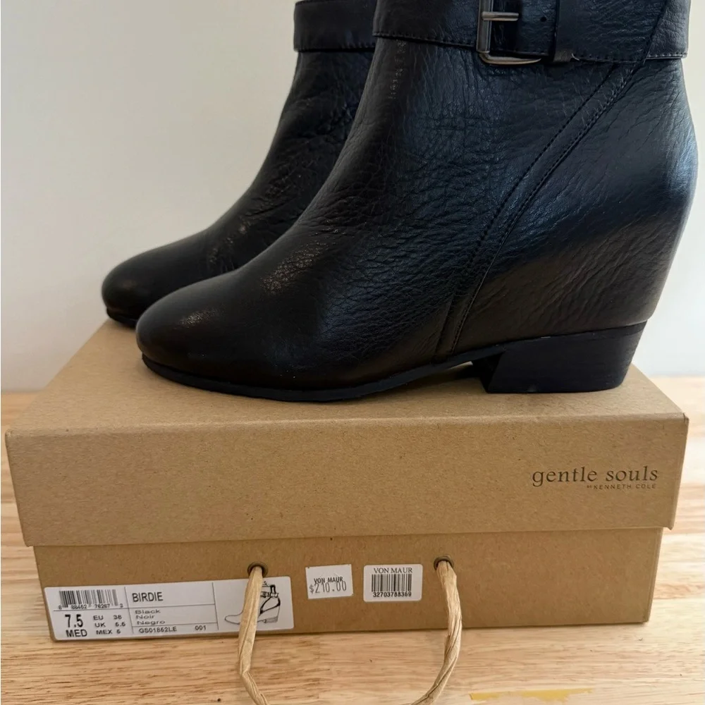 Kenneth Cole - Gentle Souls Black Ankle Booties Size 7.5 - Picture 8 of 8
